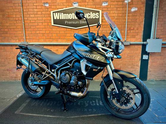 TRIUMPH TIGER 800 XRT TRIUMPH TIGER 800 XRT